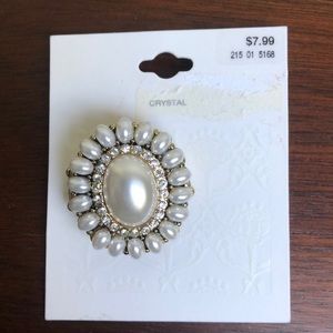 Vintage style ring with a faux pearl